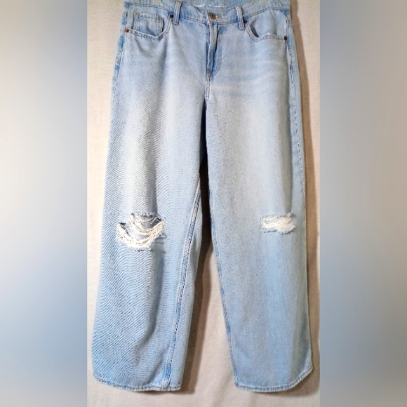 Old Navy Mid-Rise Ripped Baggy Wide-Leg Jeans - Picture 2 of 9